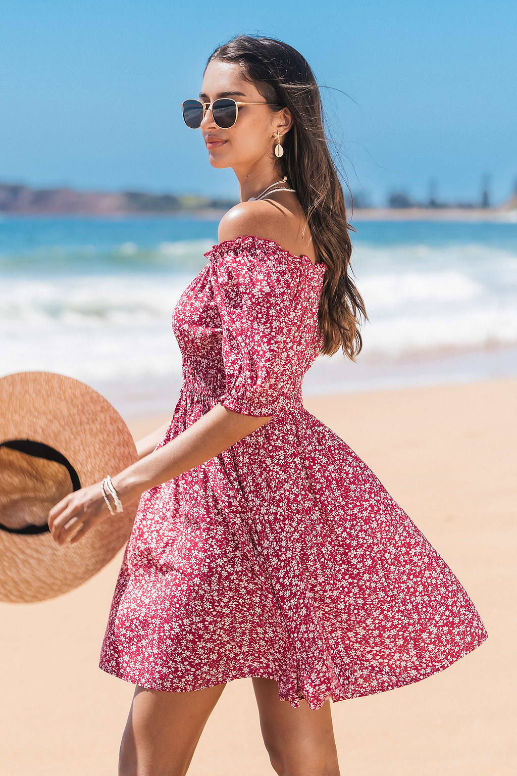 Schulterfreies Minikleid mit Blumenmuster in Rot