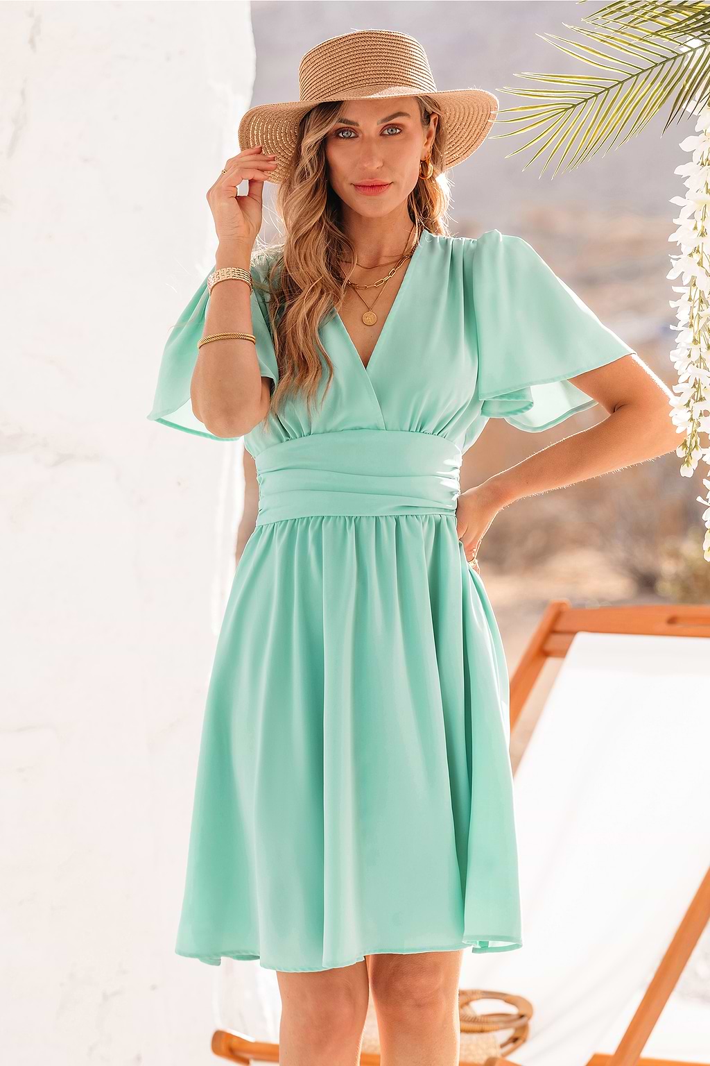 Robe courte avec manches bouffantes courtes