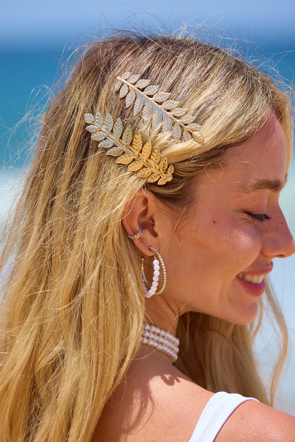 Goldfarbene Haarspange