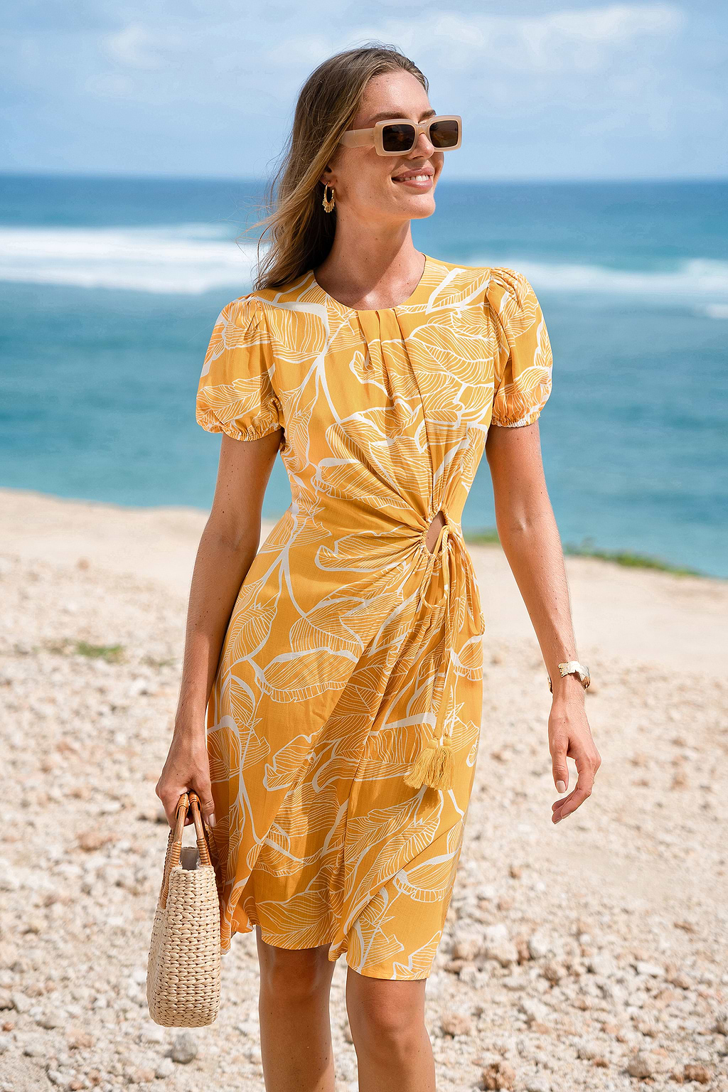Tropisches Midikleid mit Cut-out