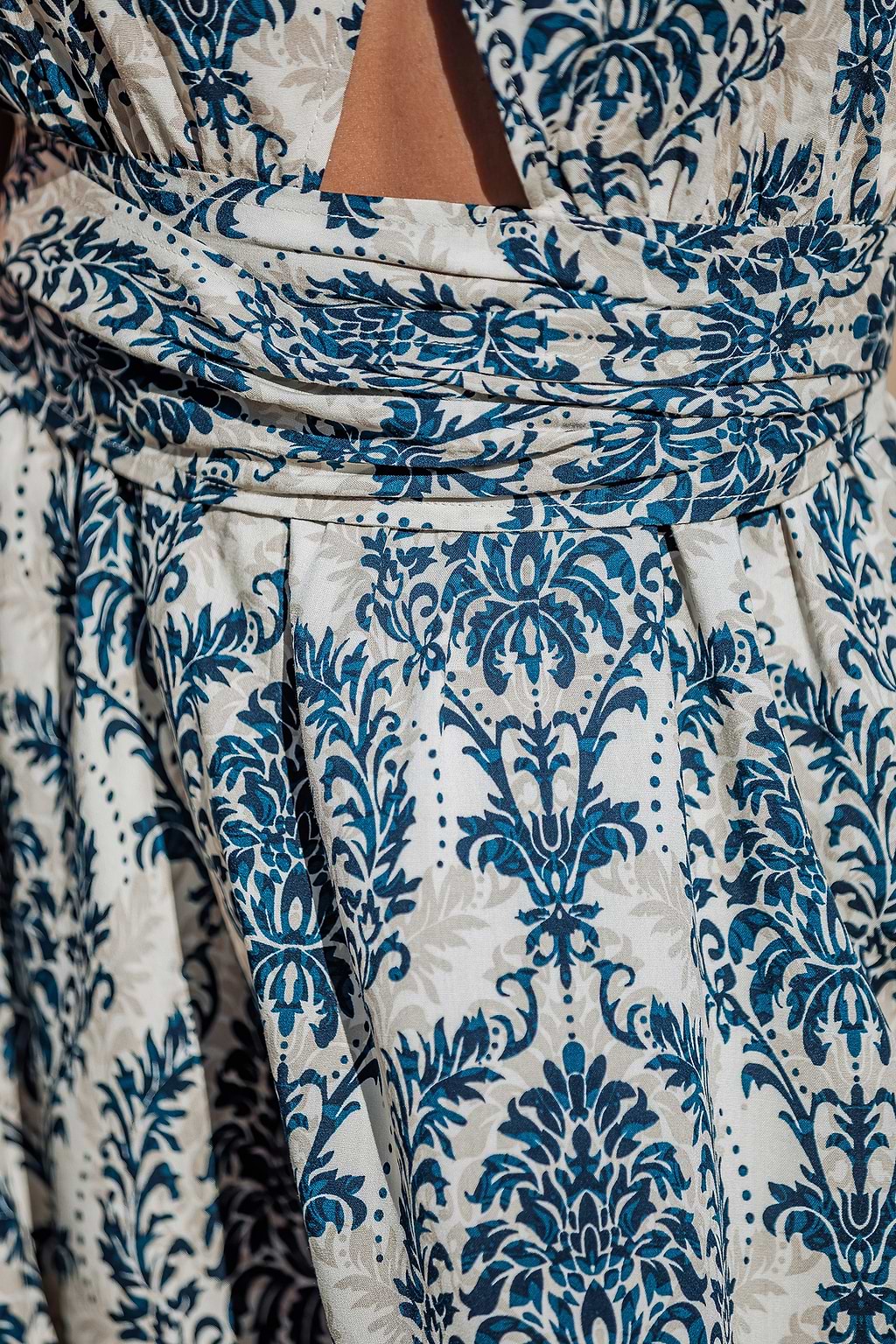 Vestido mini adornado de Bianca