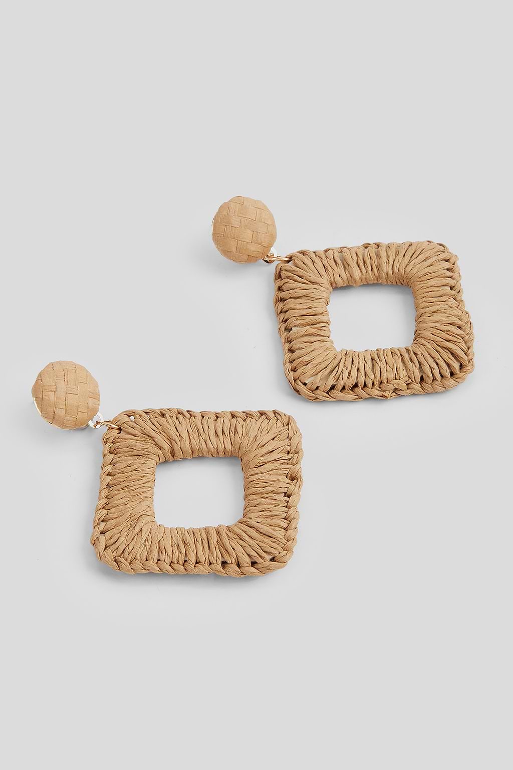 Boucles d'oreille en paille tressées
