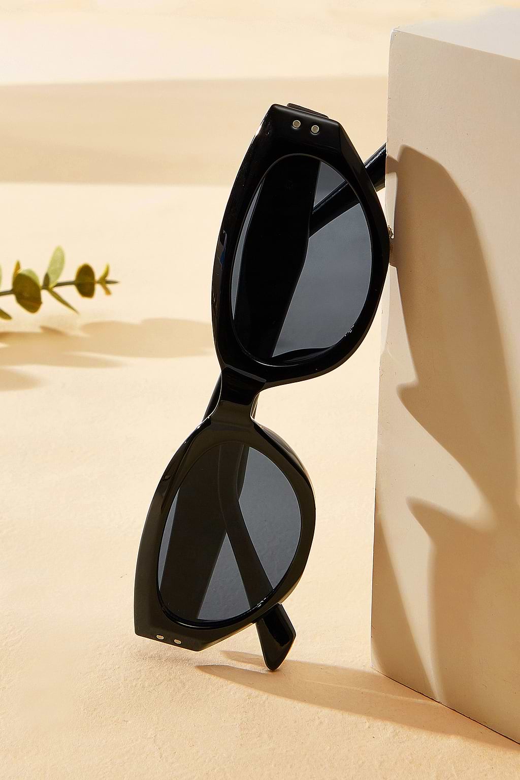 Hollywood Glam Black Sunglasses