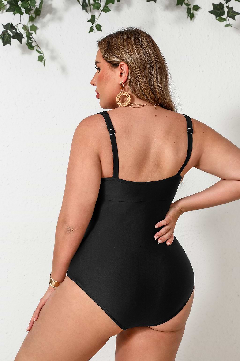 Everlasting Beauty Black Plus Size One-Piece Swimsuit