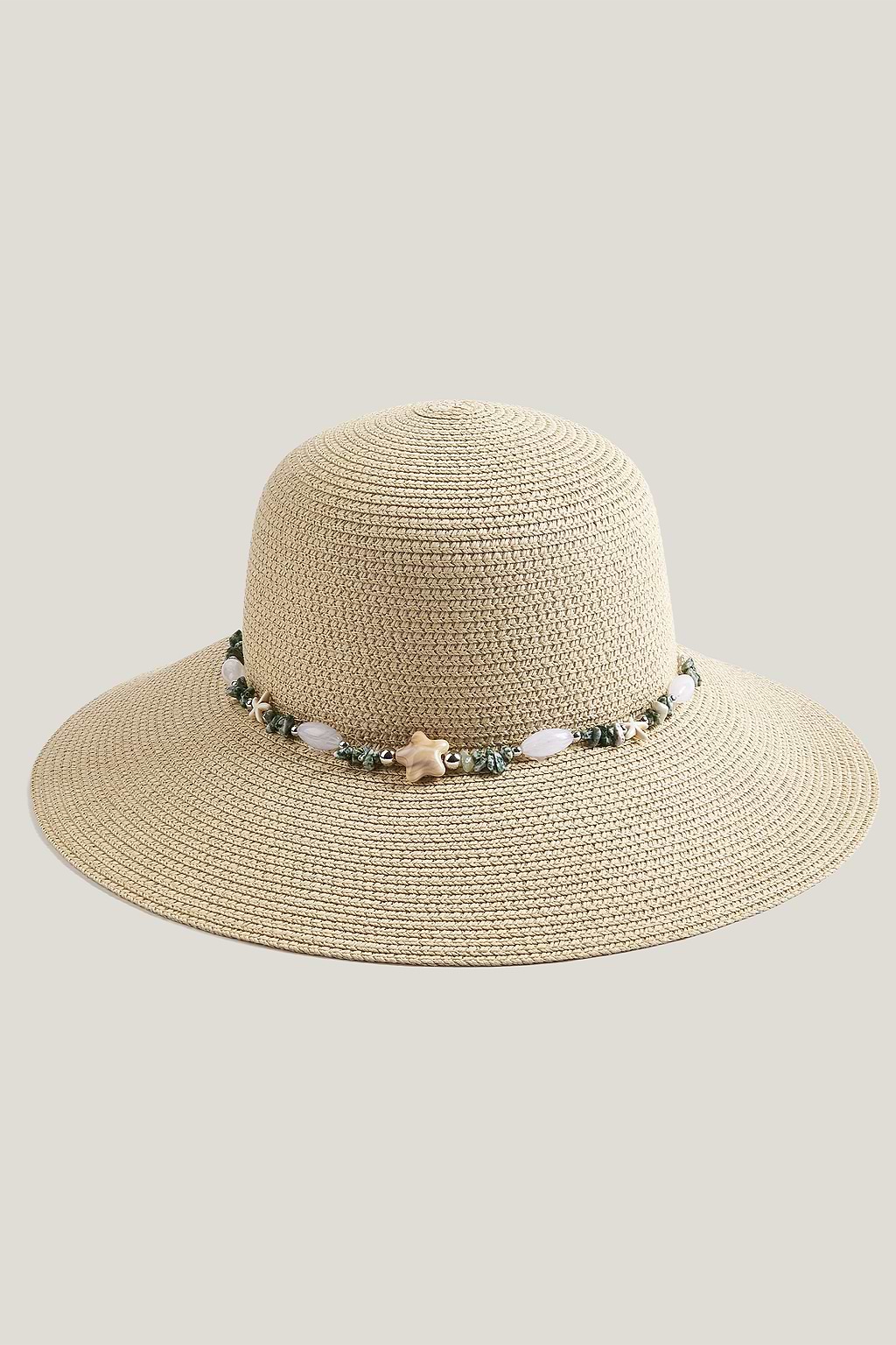 Sommerlicher Strohhut mit breiter Krempe