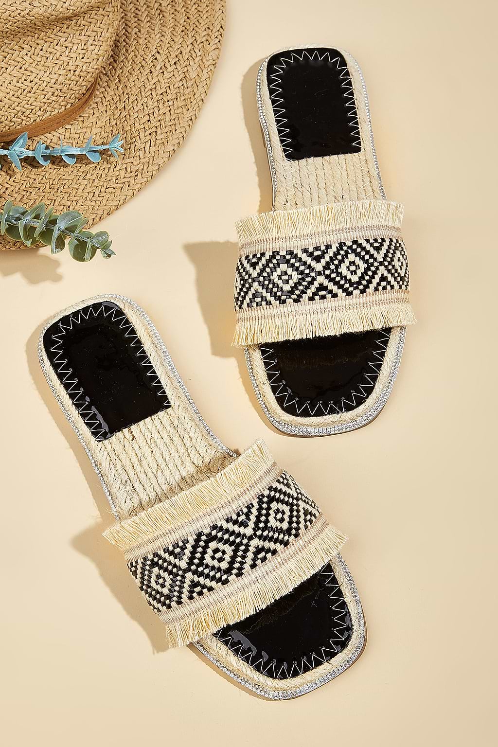 Espadrille-Sandalen mit Fransen