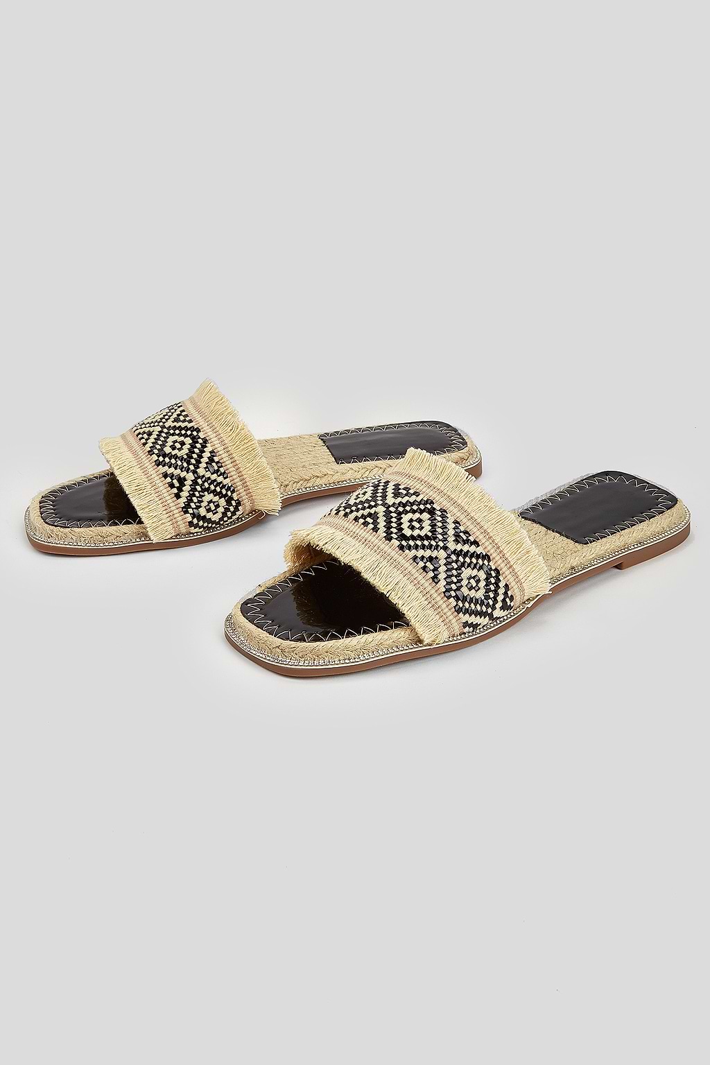 Espadrille-Sandalen mit Fransen