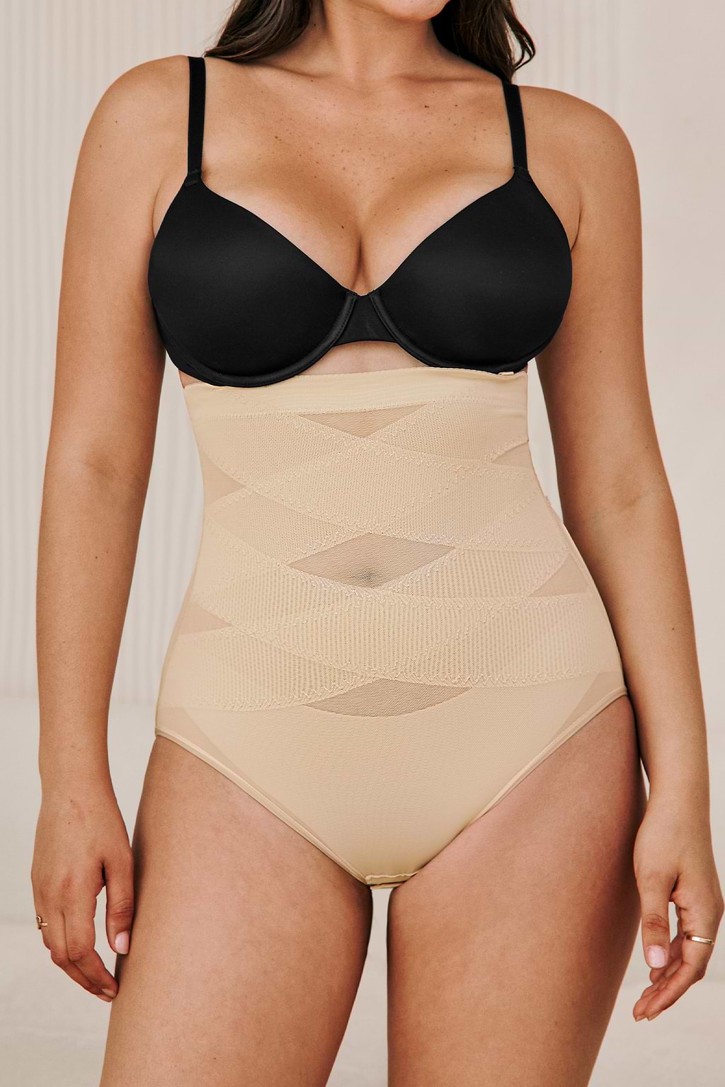 Lingerie gainante nude