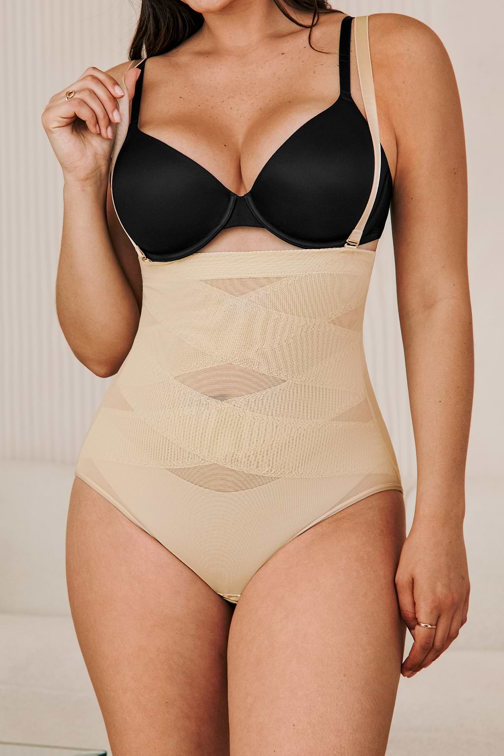 Lingerie gainante nude