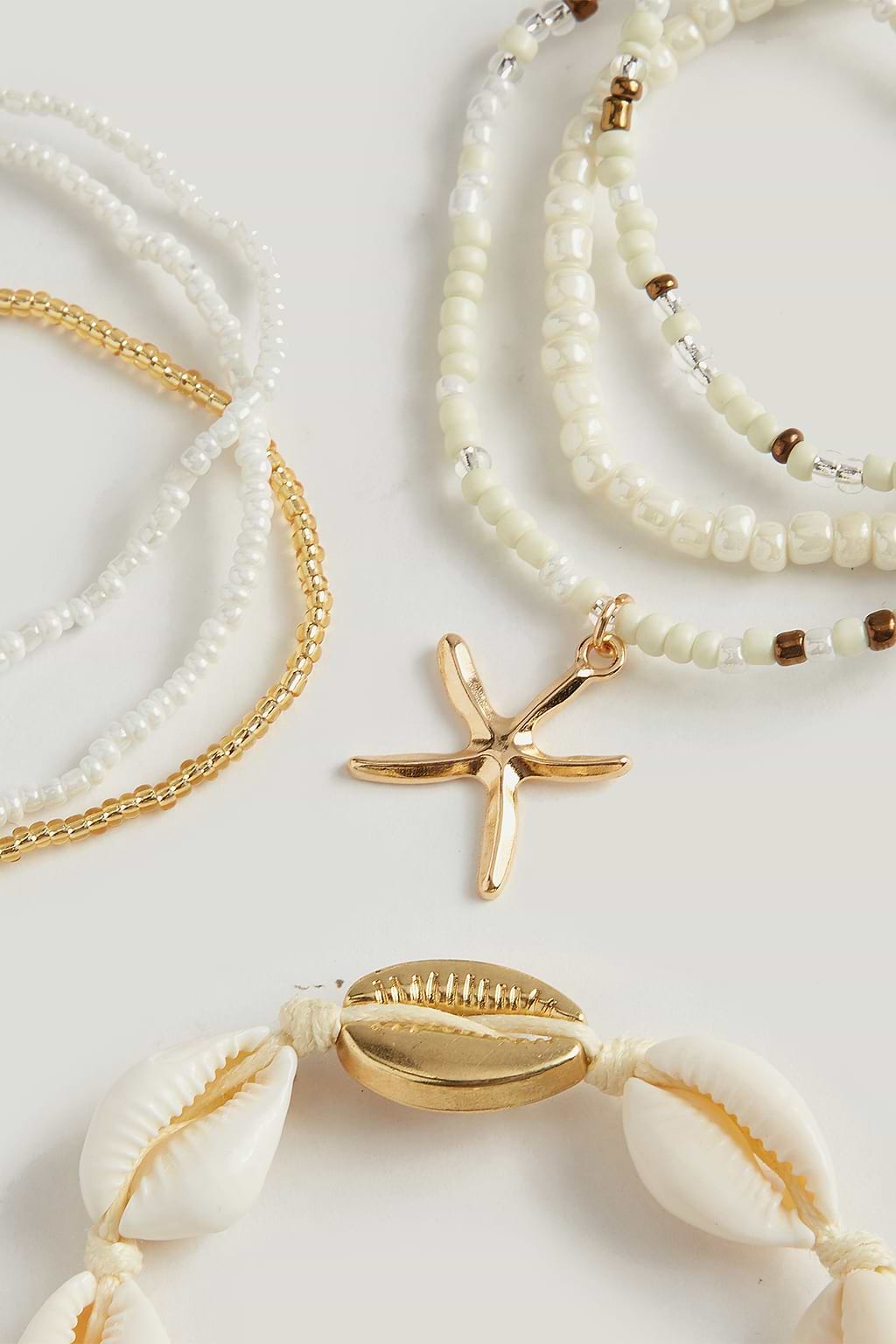 Armband-Set mit Muschelanhängern