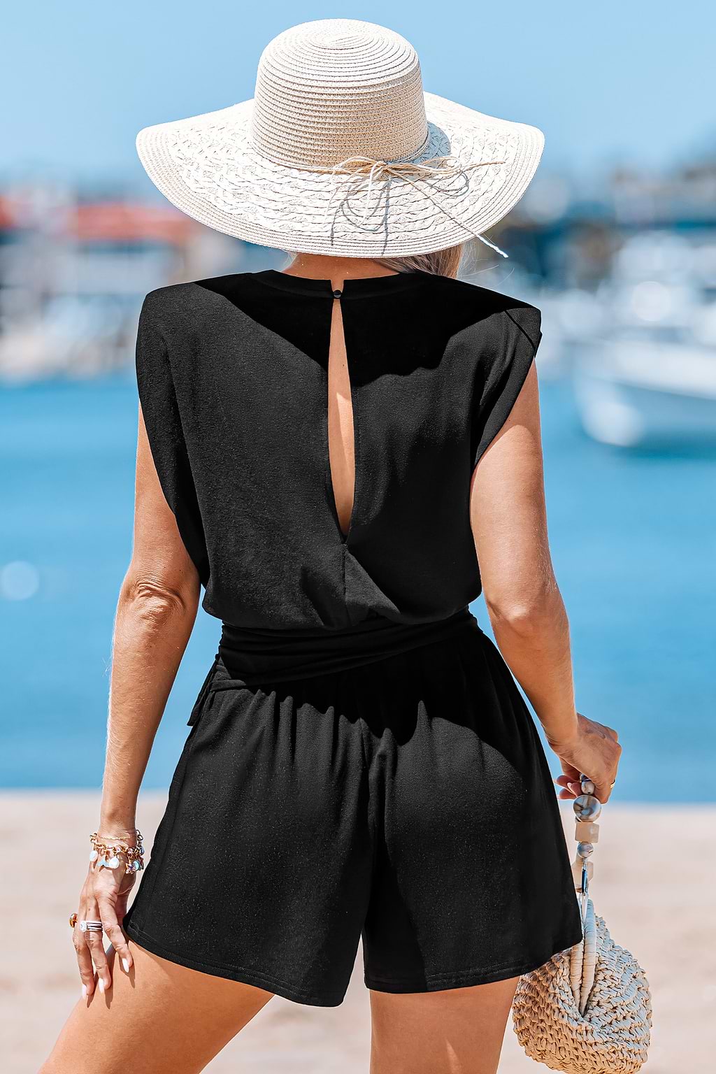 Combishort noir avec épaulettes jambe large