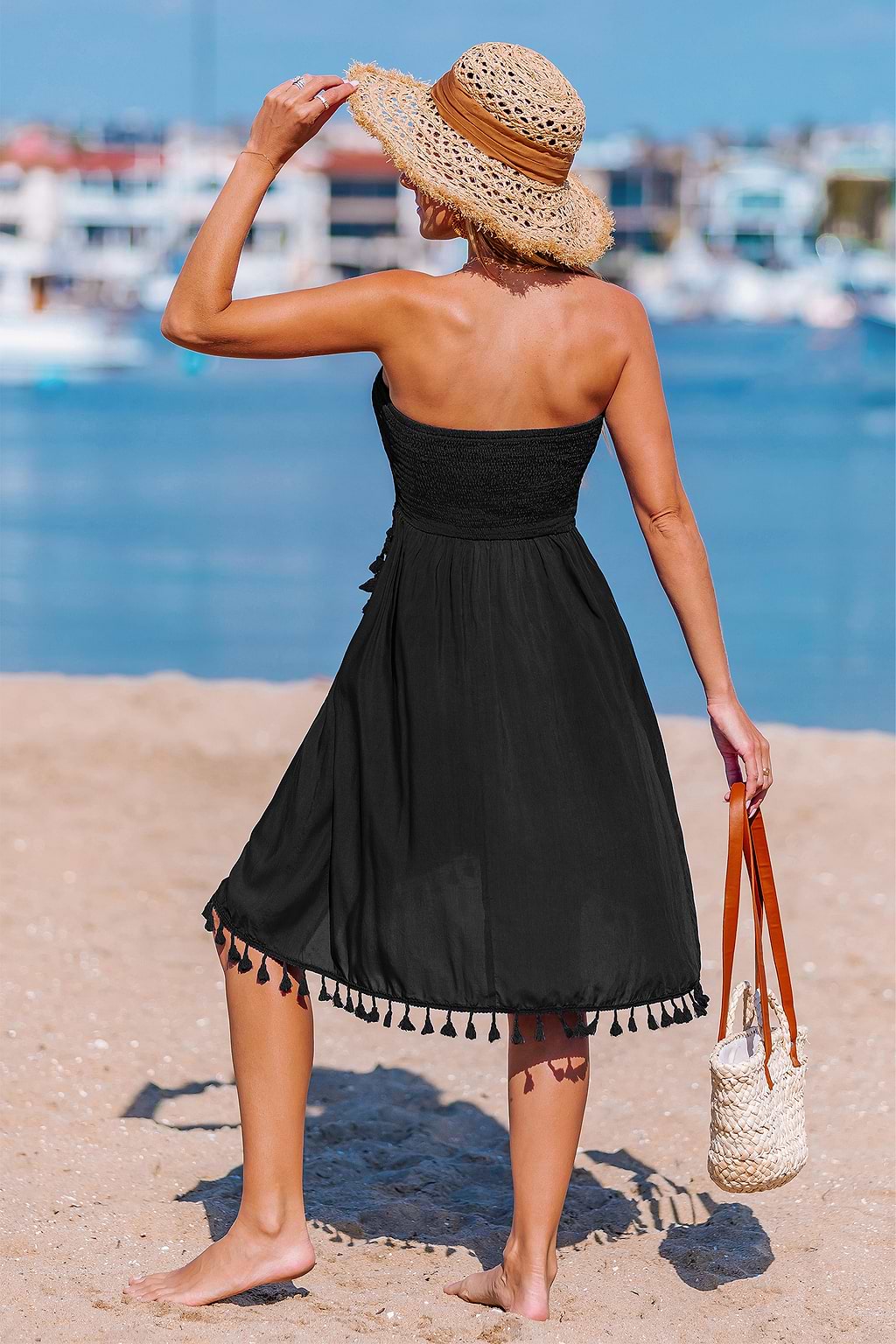 Robe cover up noire col droit