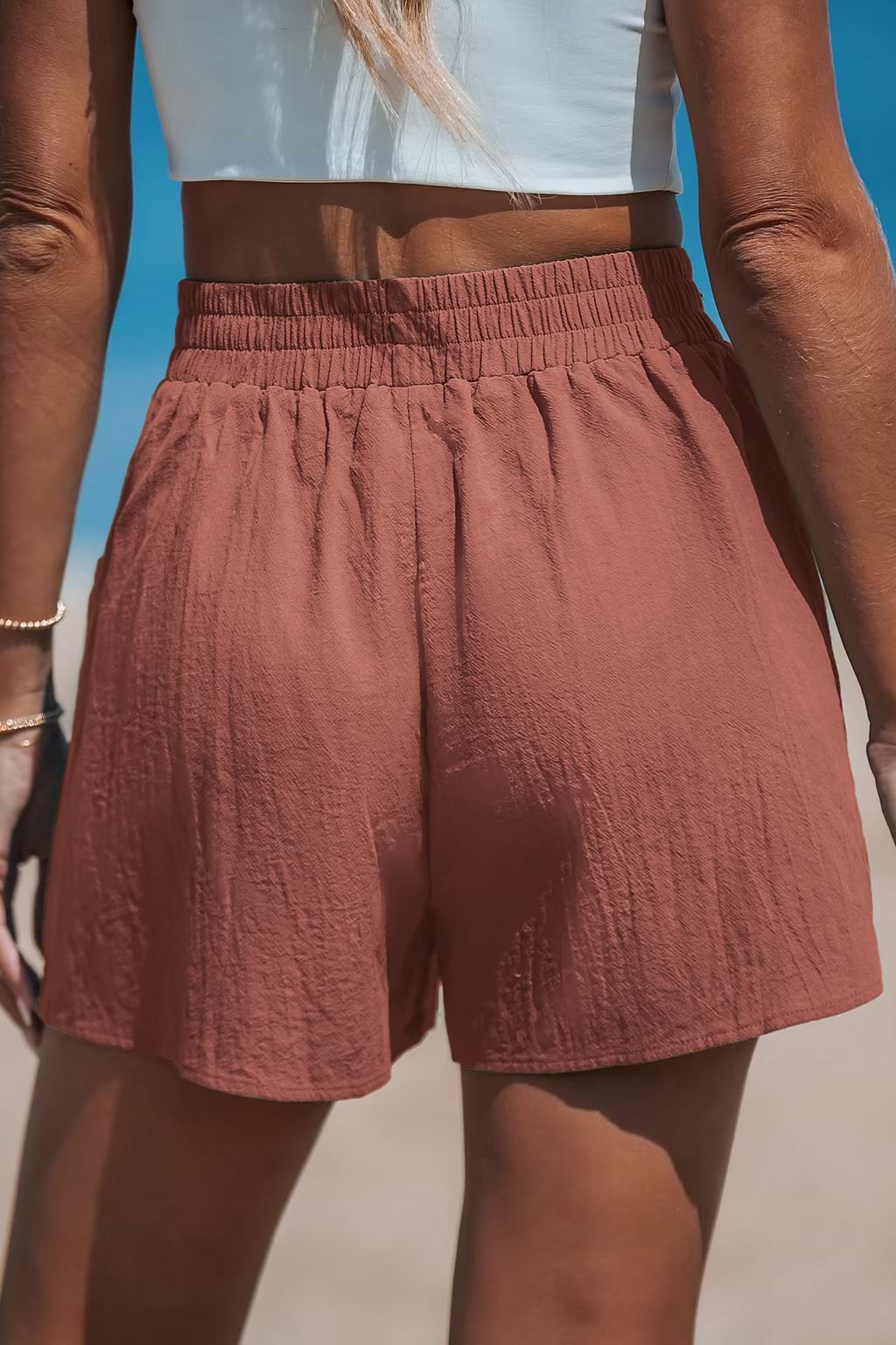 Short bordeaux à poches