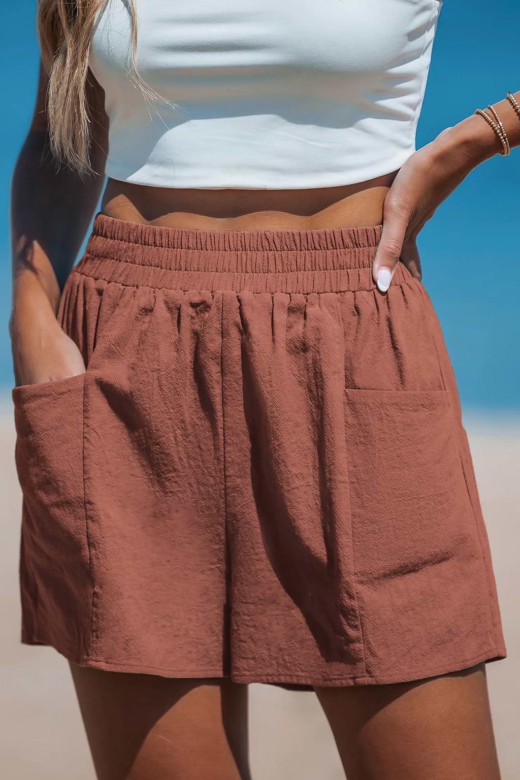 Short bordeaux à poches