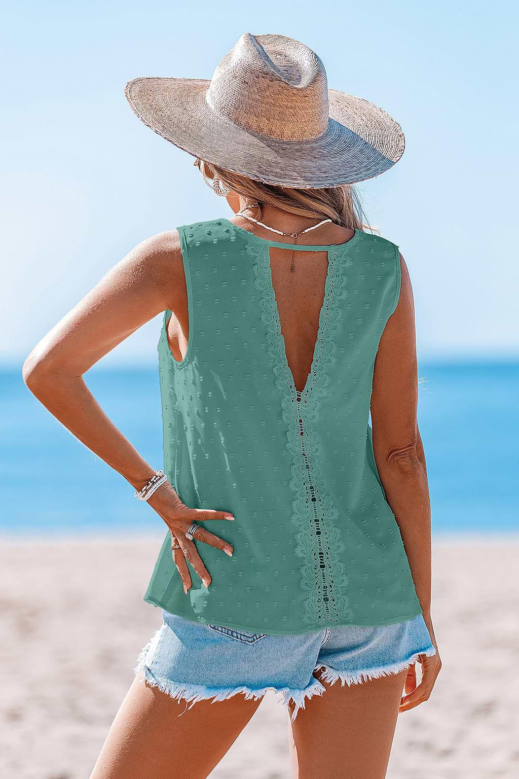 Top vert à découpe