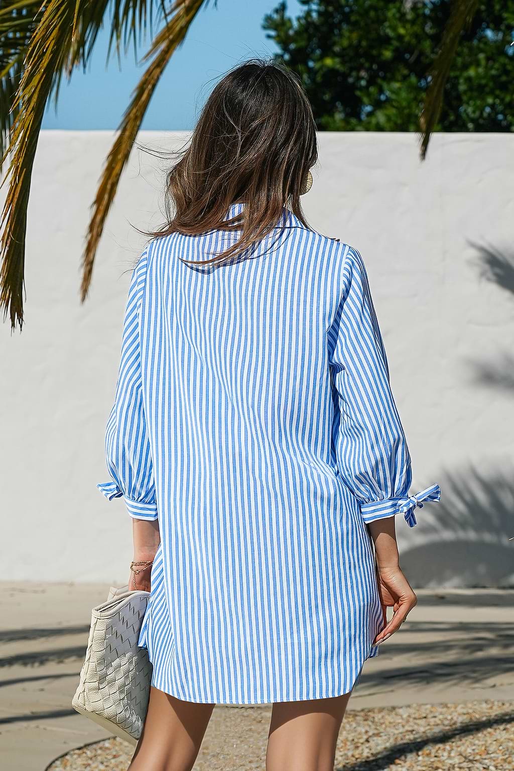 Vestido corto de rayas con corte marinero