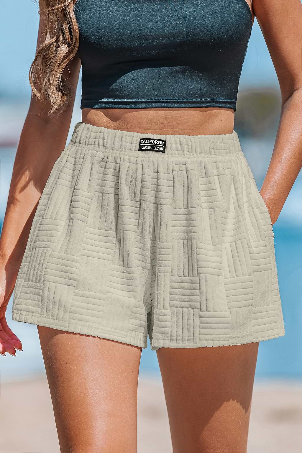 Beigefarbene Shorts mit elastischem Bund