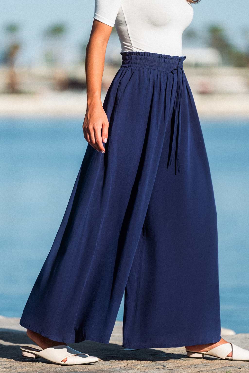 Light and Loose Blue Trousers