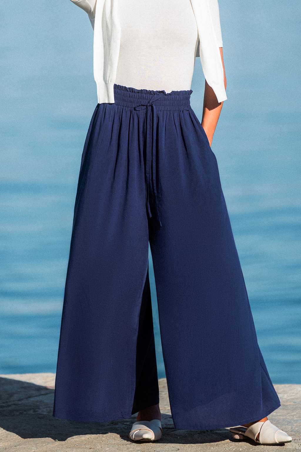 Light and Loose Blue Pants