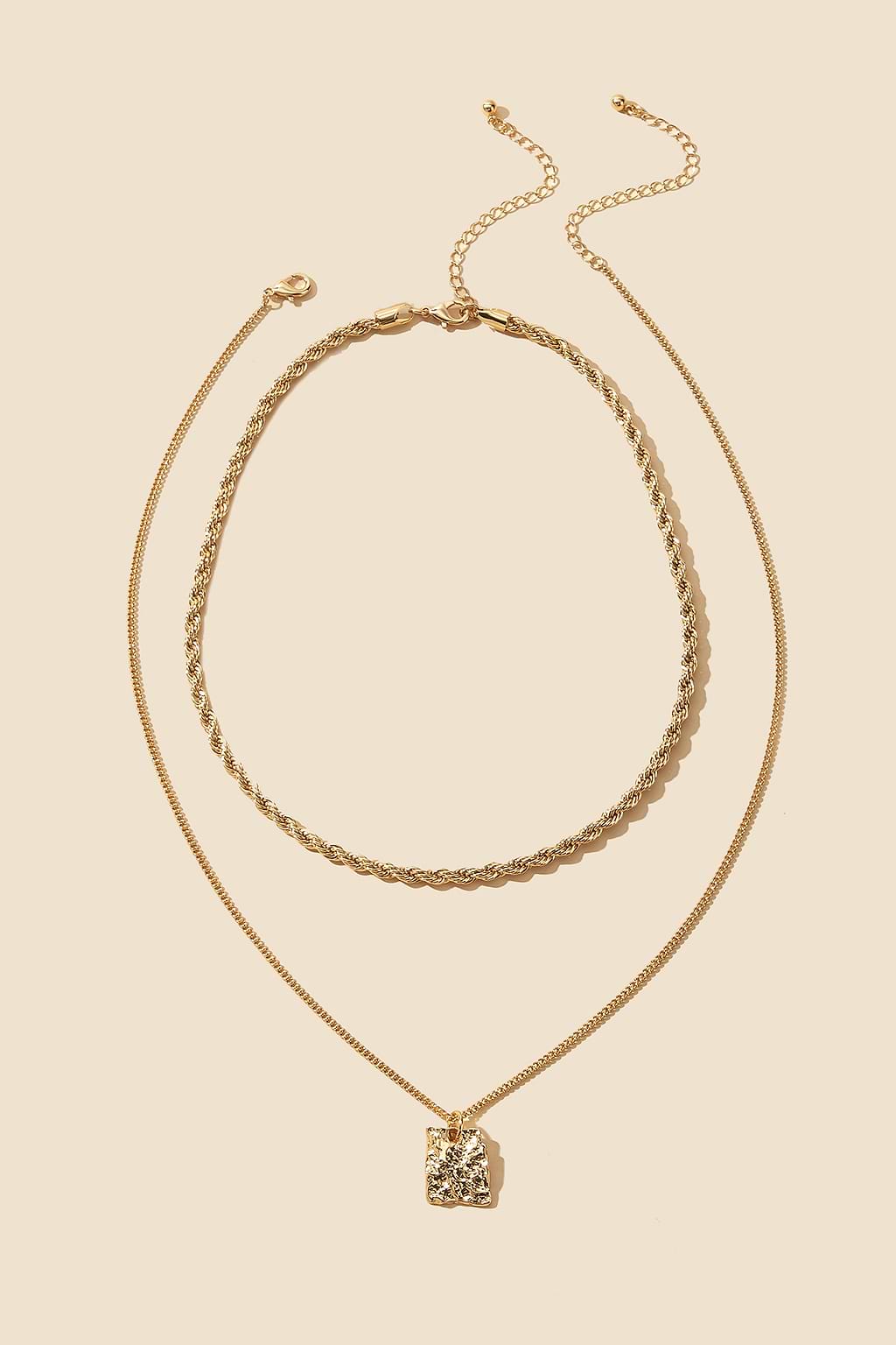 Collana color oro con sezione aurea