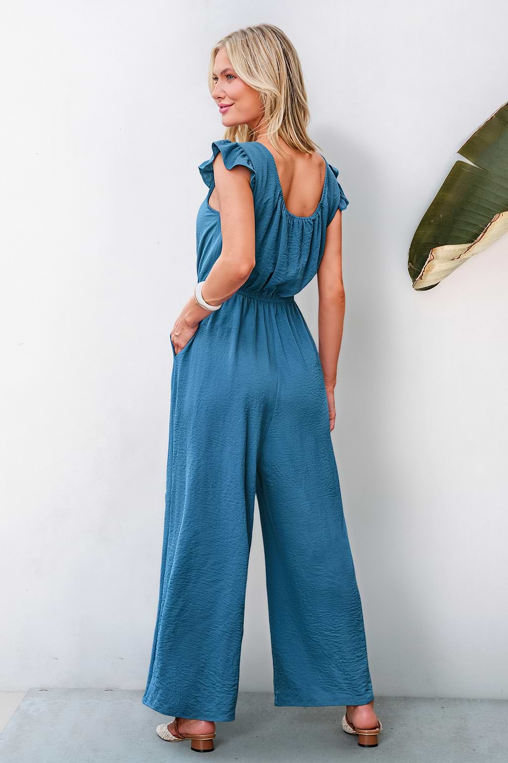 Mono azul de corazón abierto