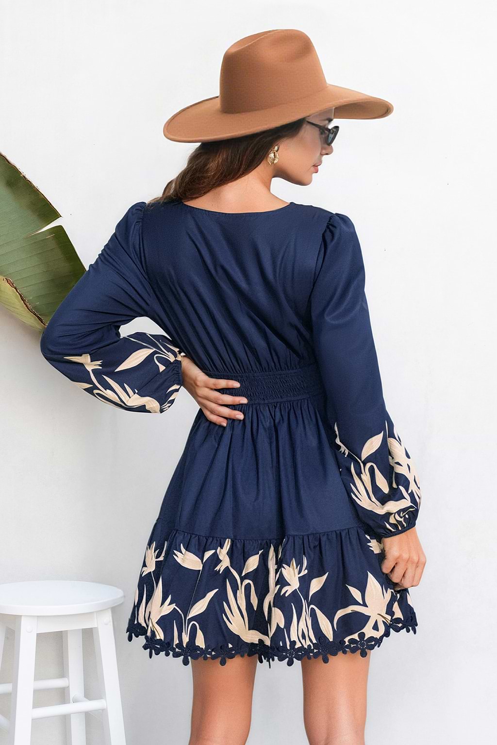 Robe courte florale tissée manches longues