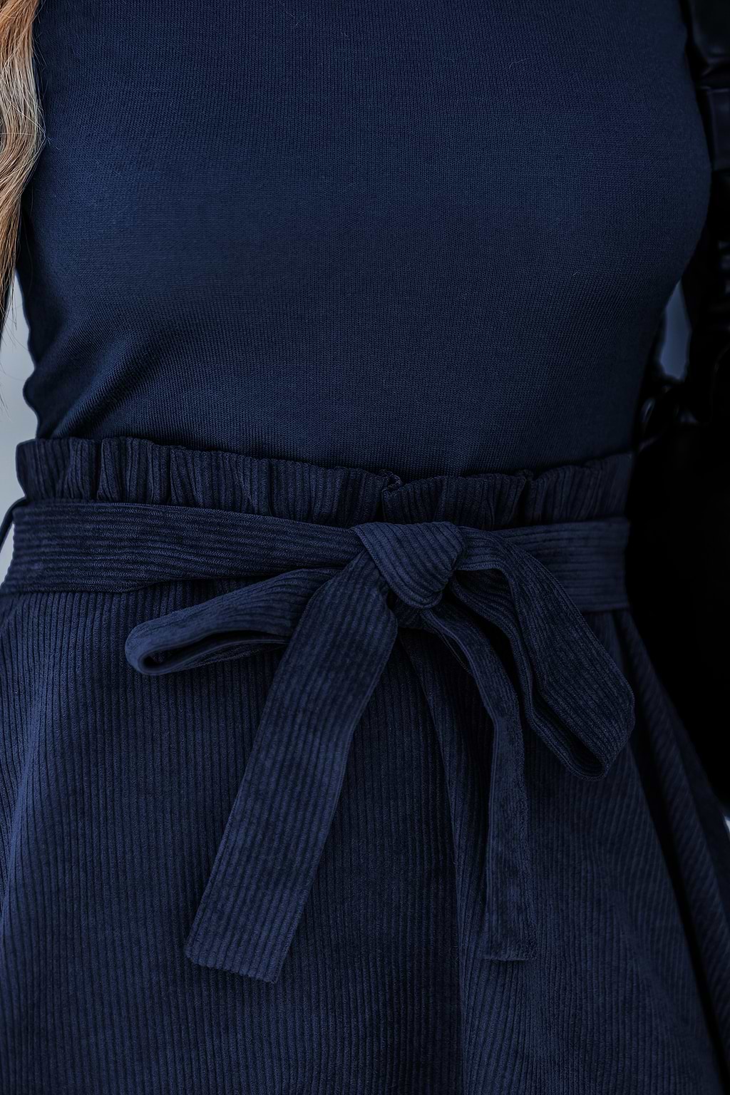 Robe courte bleue col rond manches longues