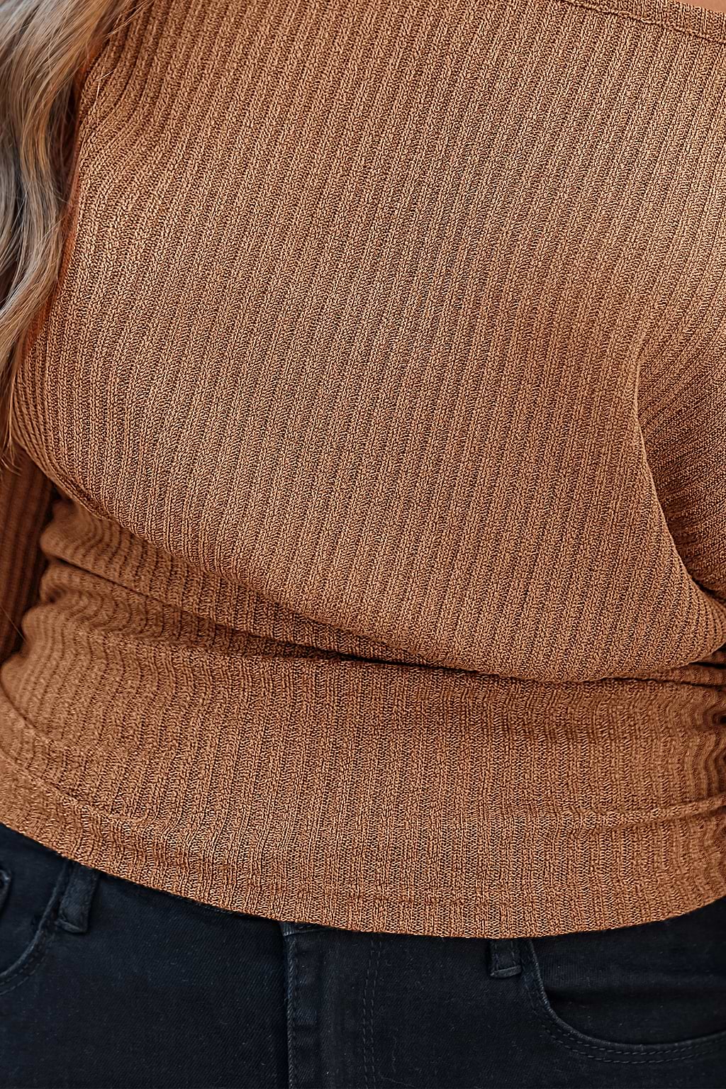 T-shirt marron col asymétrique manches longues