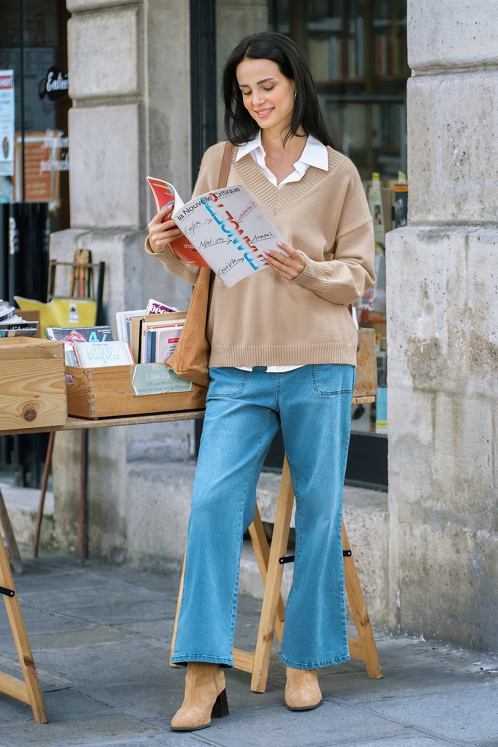 Beiger V-Ausschnitt Pullover