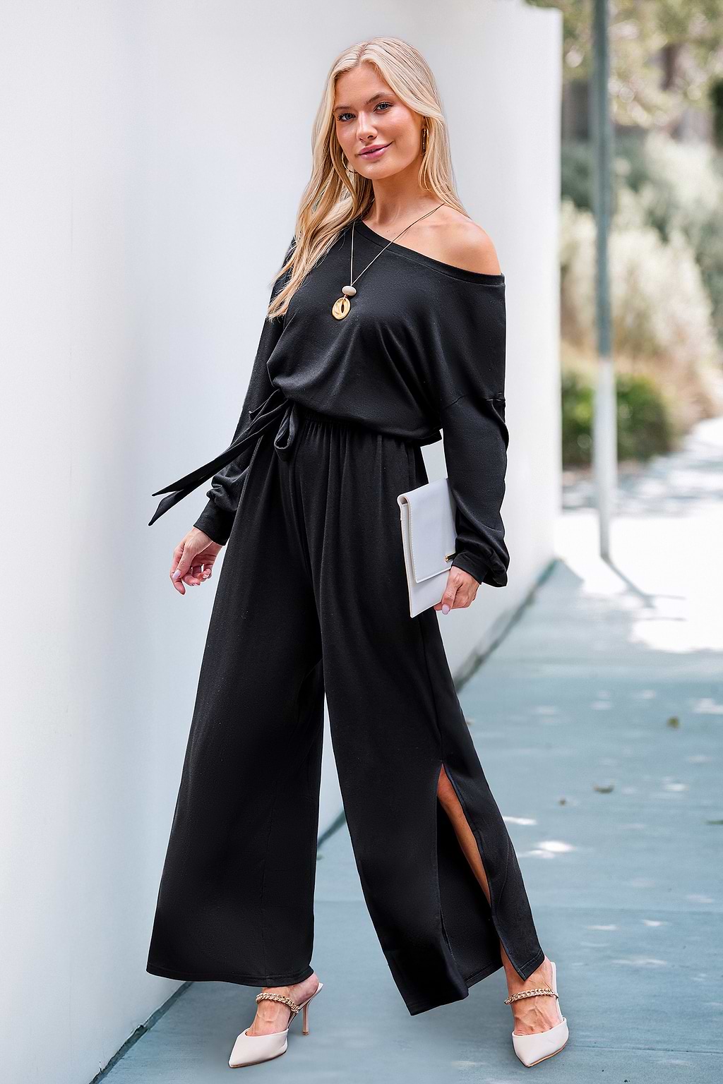 Combinaison noire col asymétrique