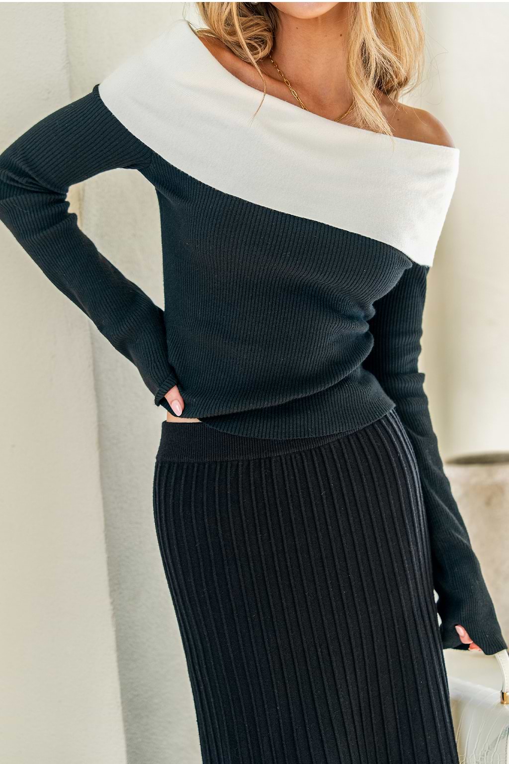 Spin Me Around Black Midi Skirt