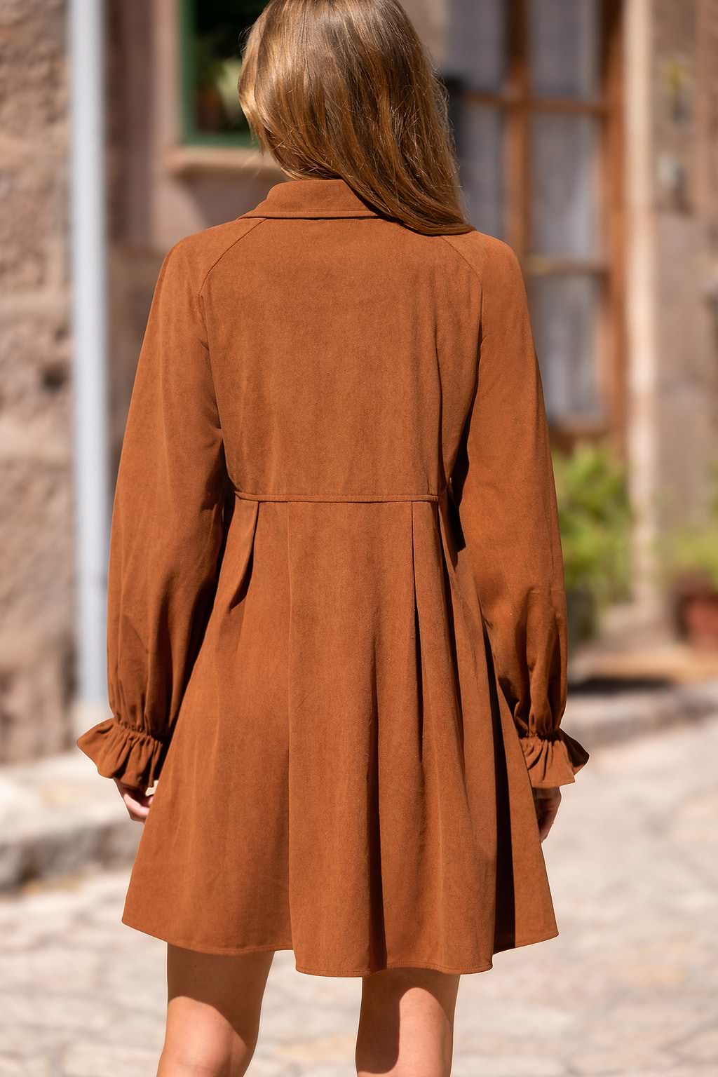 Robe courte marron manches longues