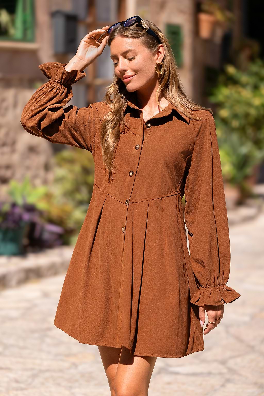 Robe courte marron manches longues