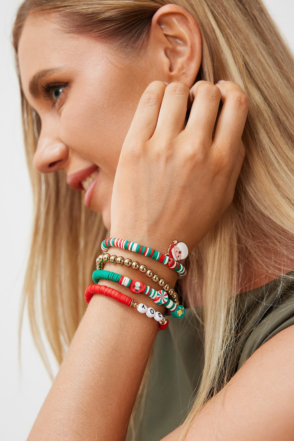 Festive Cheer Beaded Bracelet Set