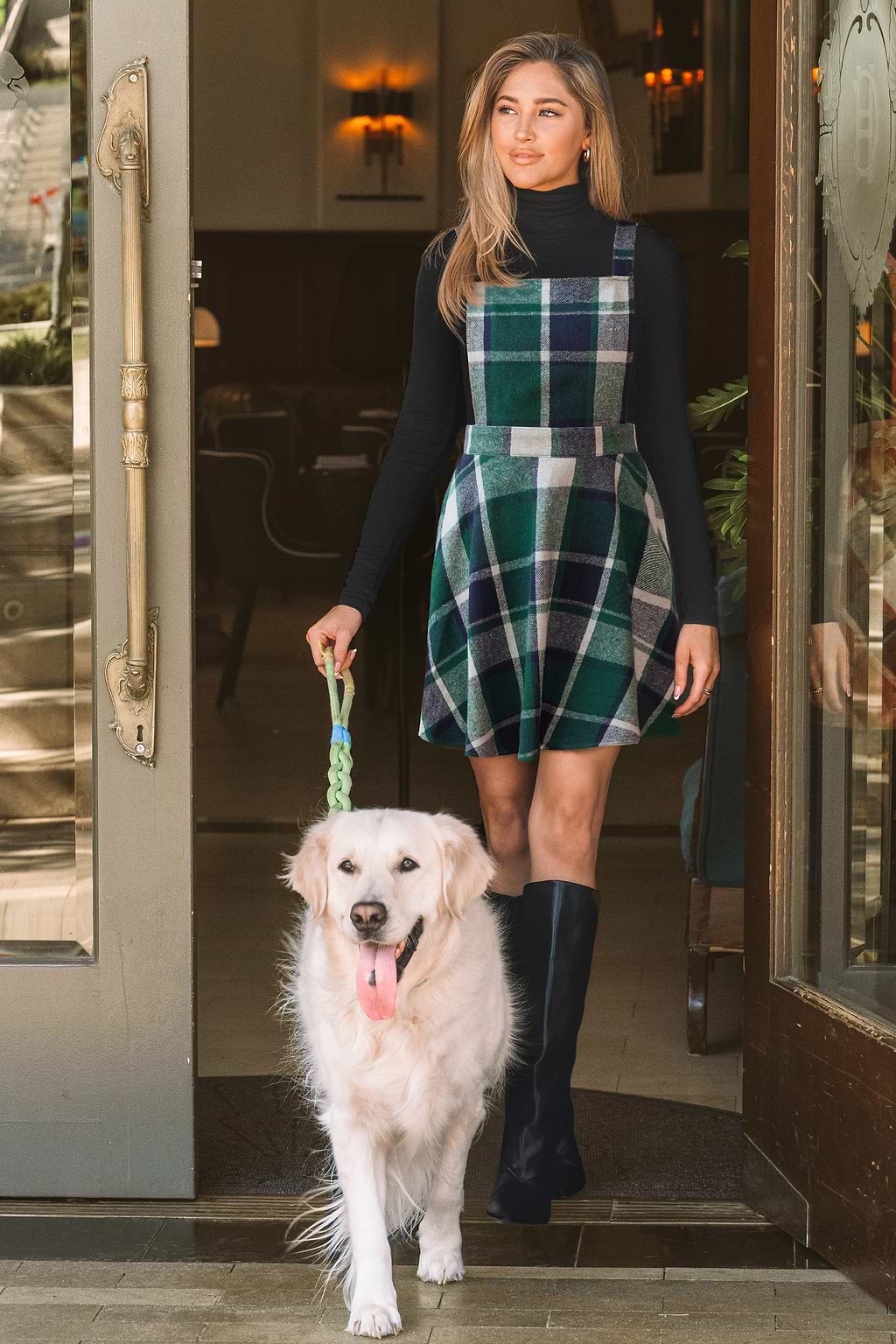 Robe courte à carreaux sans manches