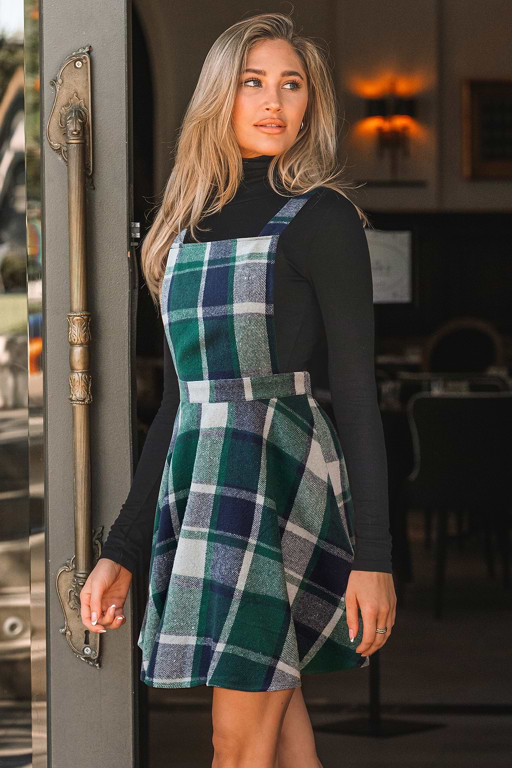 Robe courte à carreaux sans manches