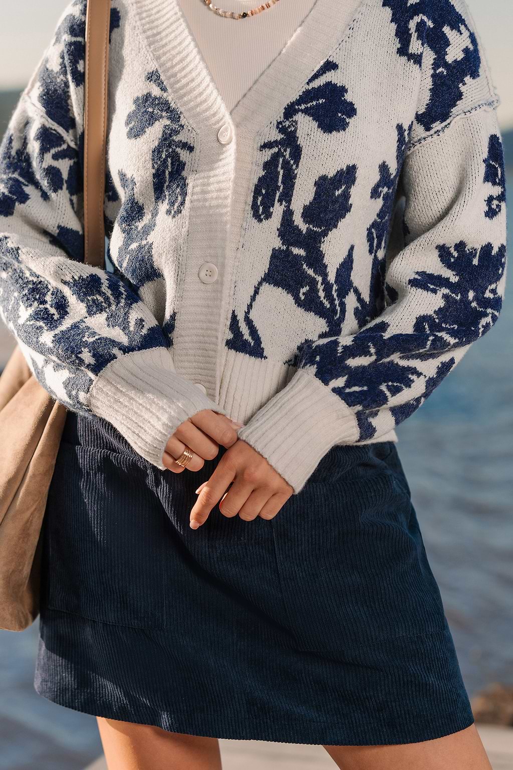 Blau-Weiße Geblümte V-Ausschnitt Strickjacke