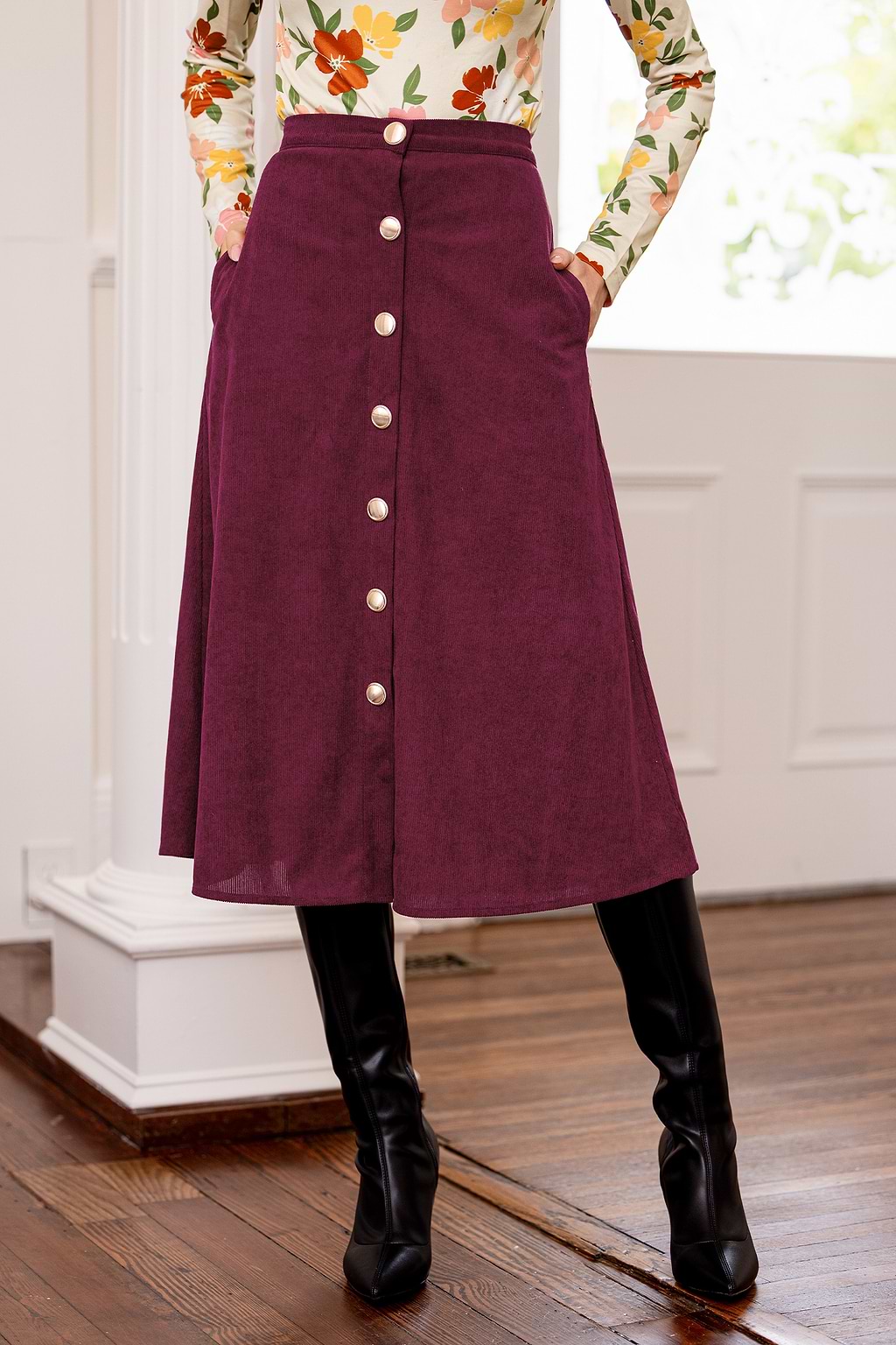 Jupe rouge tissée boutons sur le devant