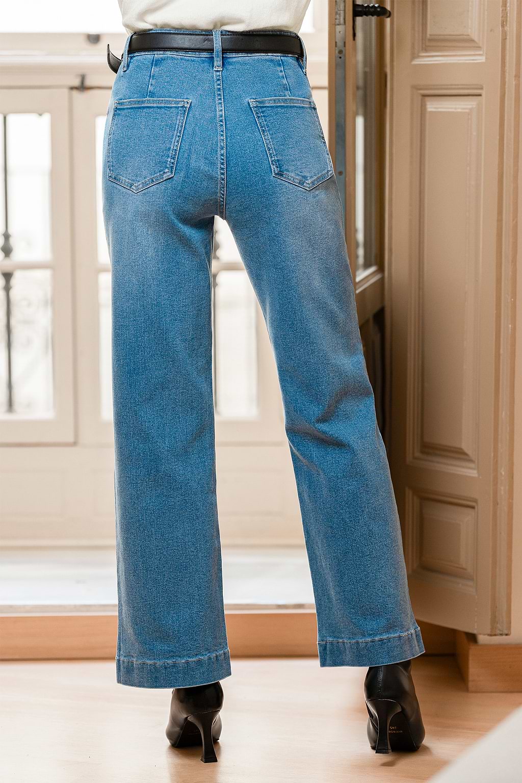 Side Quest Blue Jeans