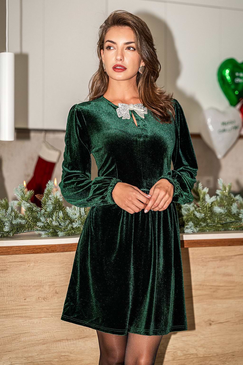 Robe courte verte col rond manches longues