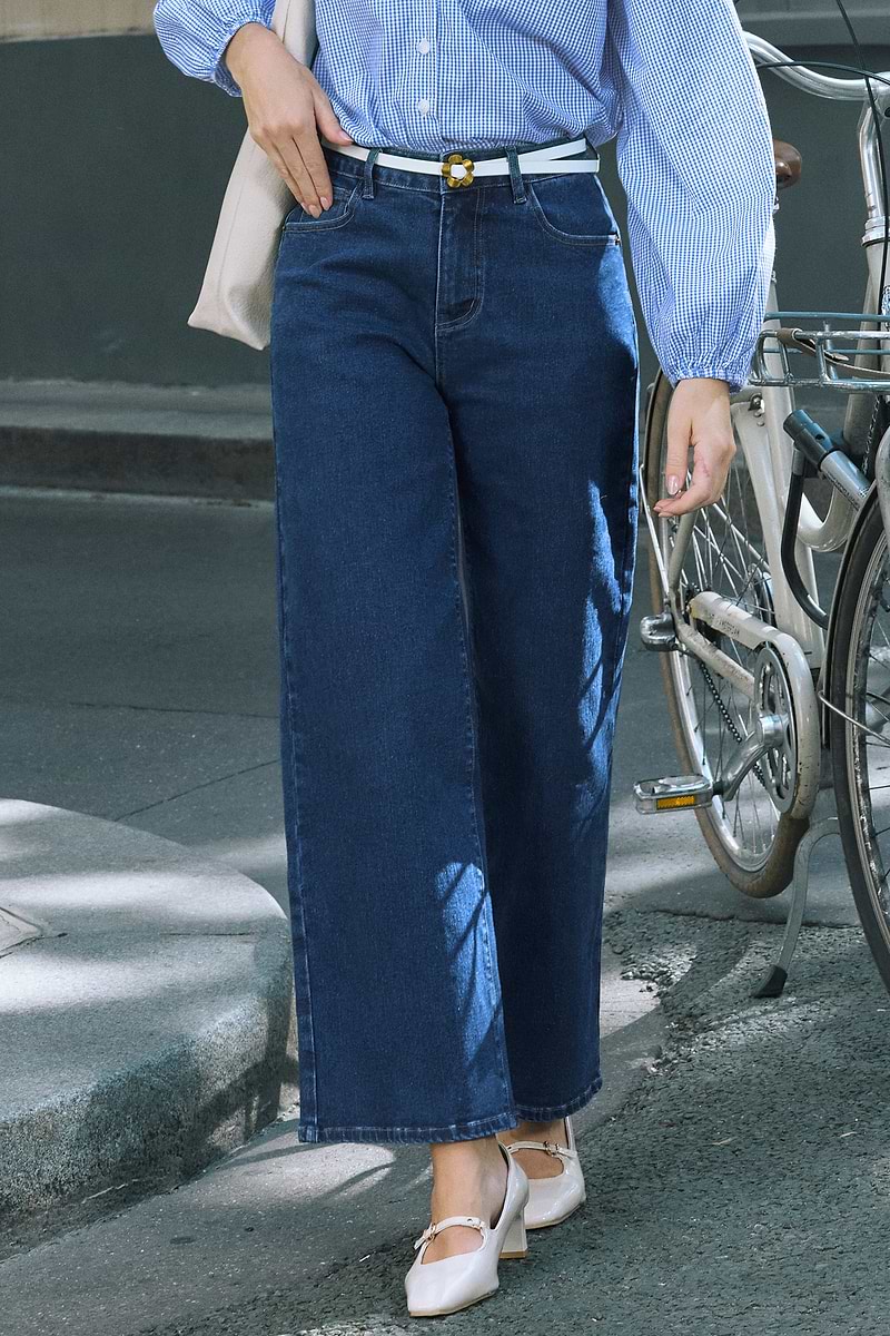 Blaue Jeans mit Taschen