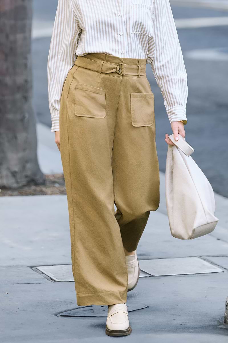 Pantalon kaki ceinturé à poches