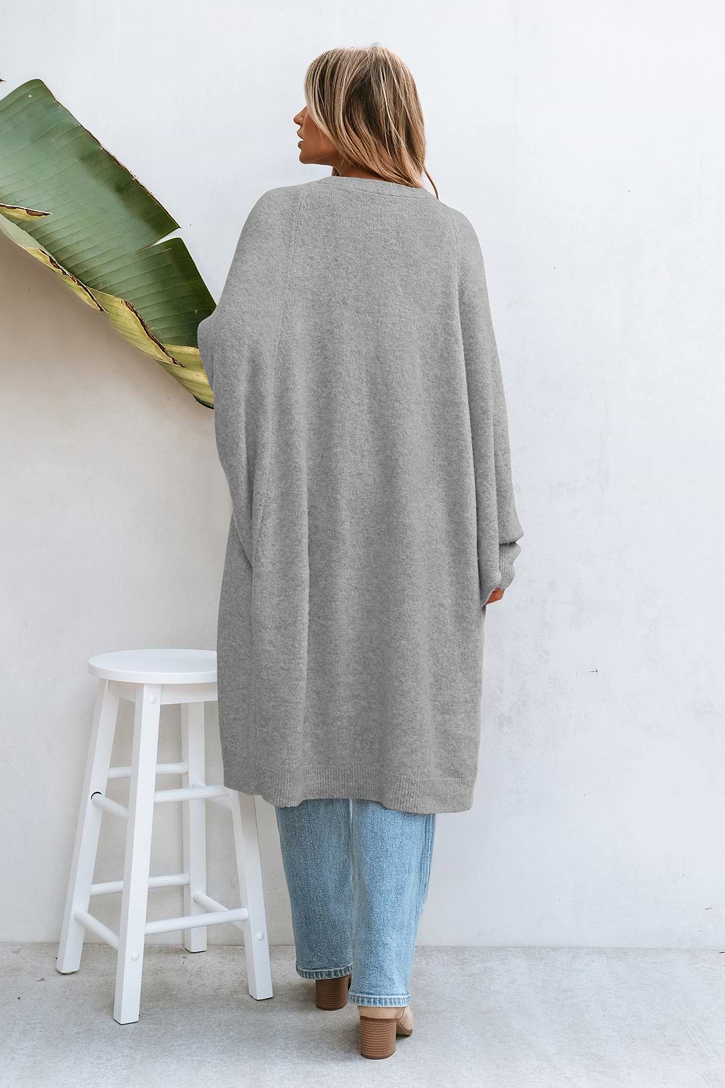 Cardigan gris ouvert sur le devant