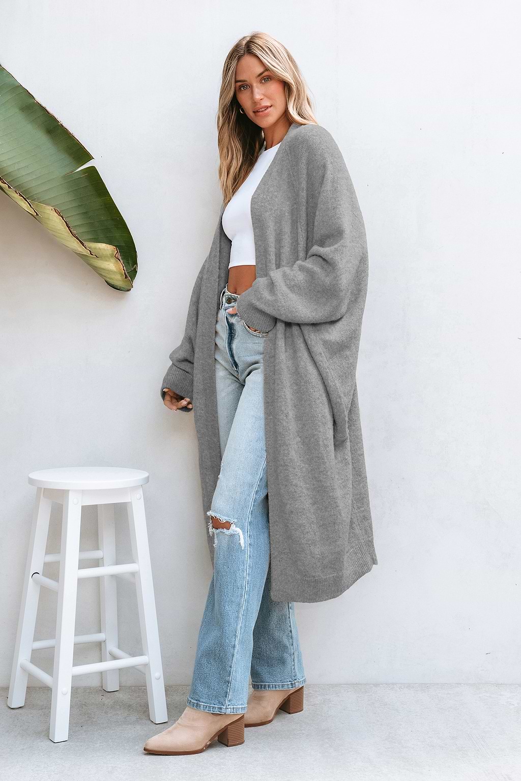 Graue Strickjacke mit Dolman-Ärmeln