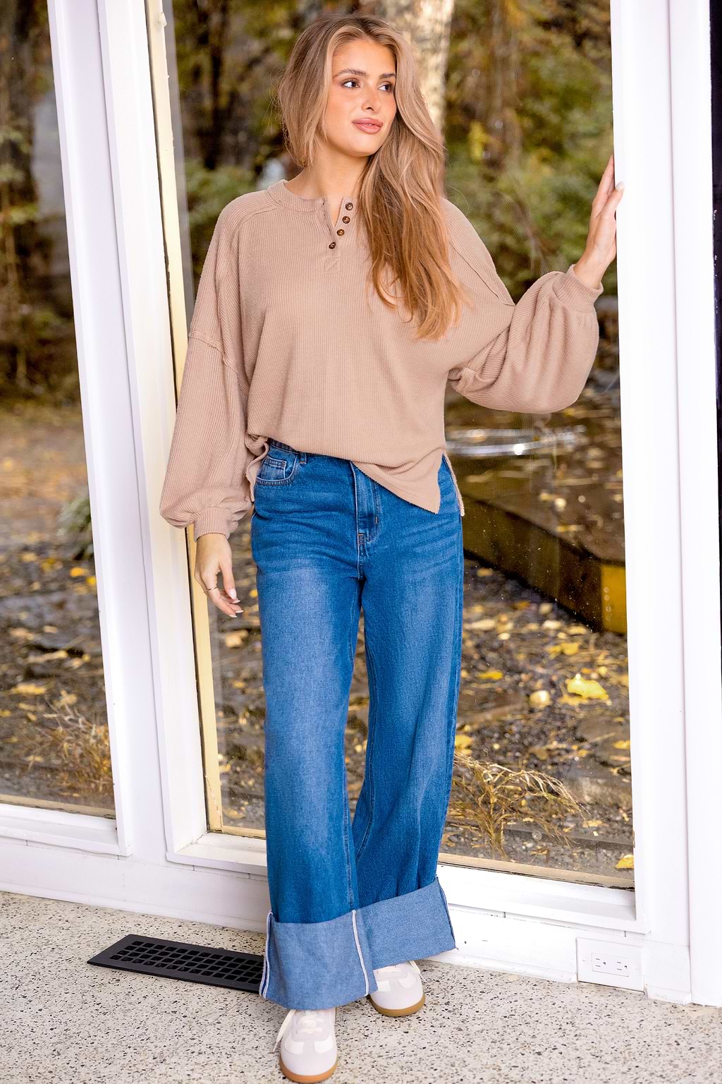 Top beige col rond décontracté
