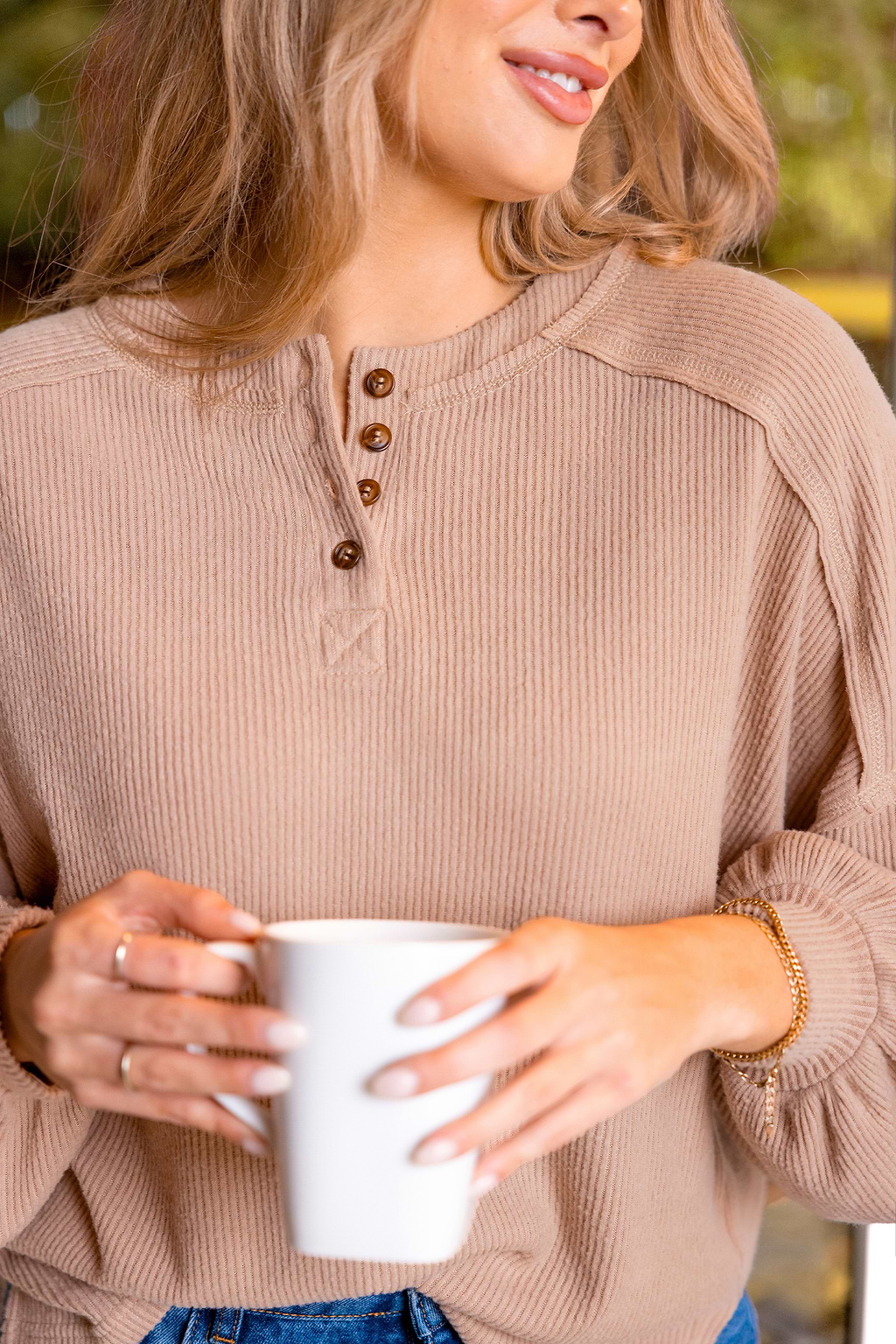 Top beige col rond décontracté