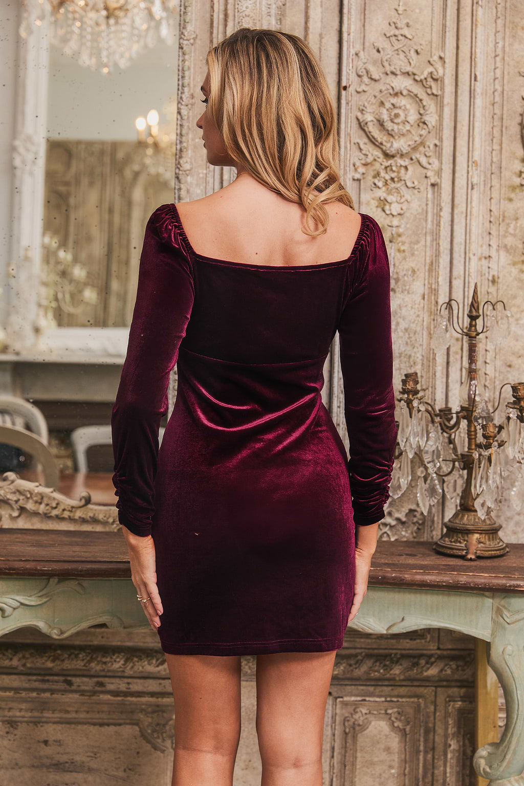 Rotes Gerafftes Mini-Samtkleid