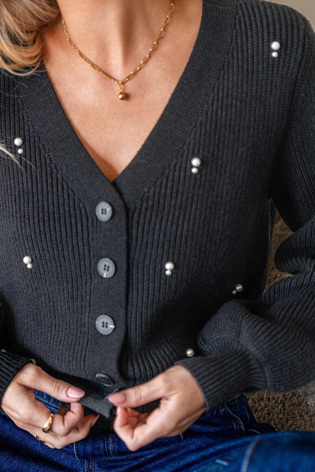 Cardigan nero per le mezze stagioni