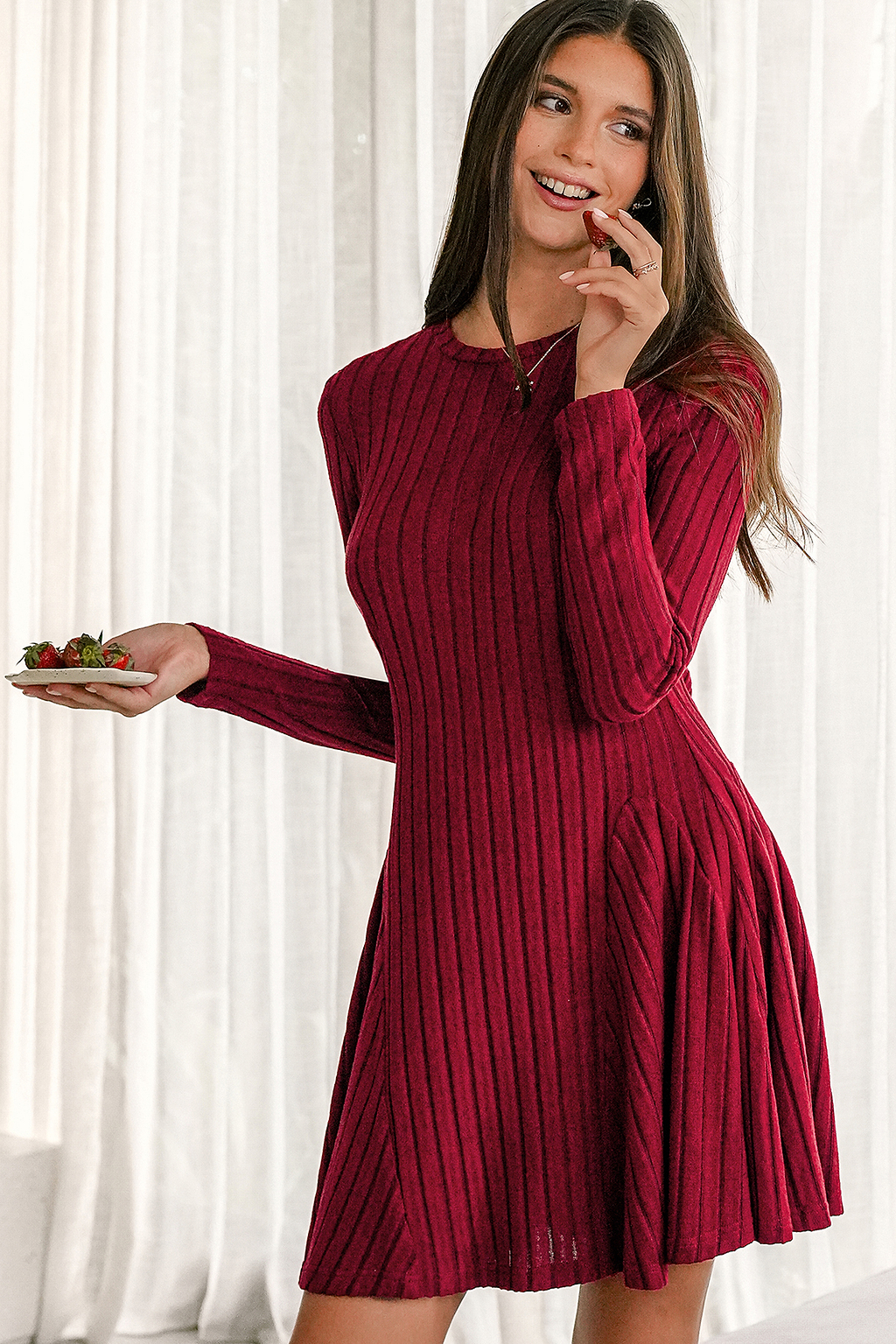 Rotes Rundhals Langarm Strick-Minikleid