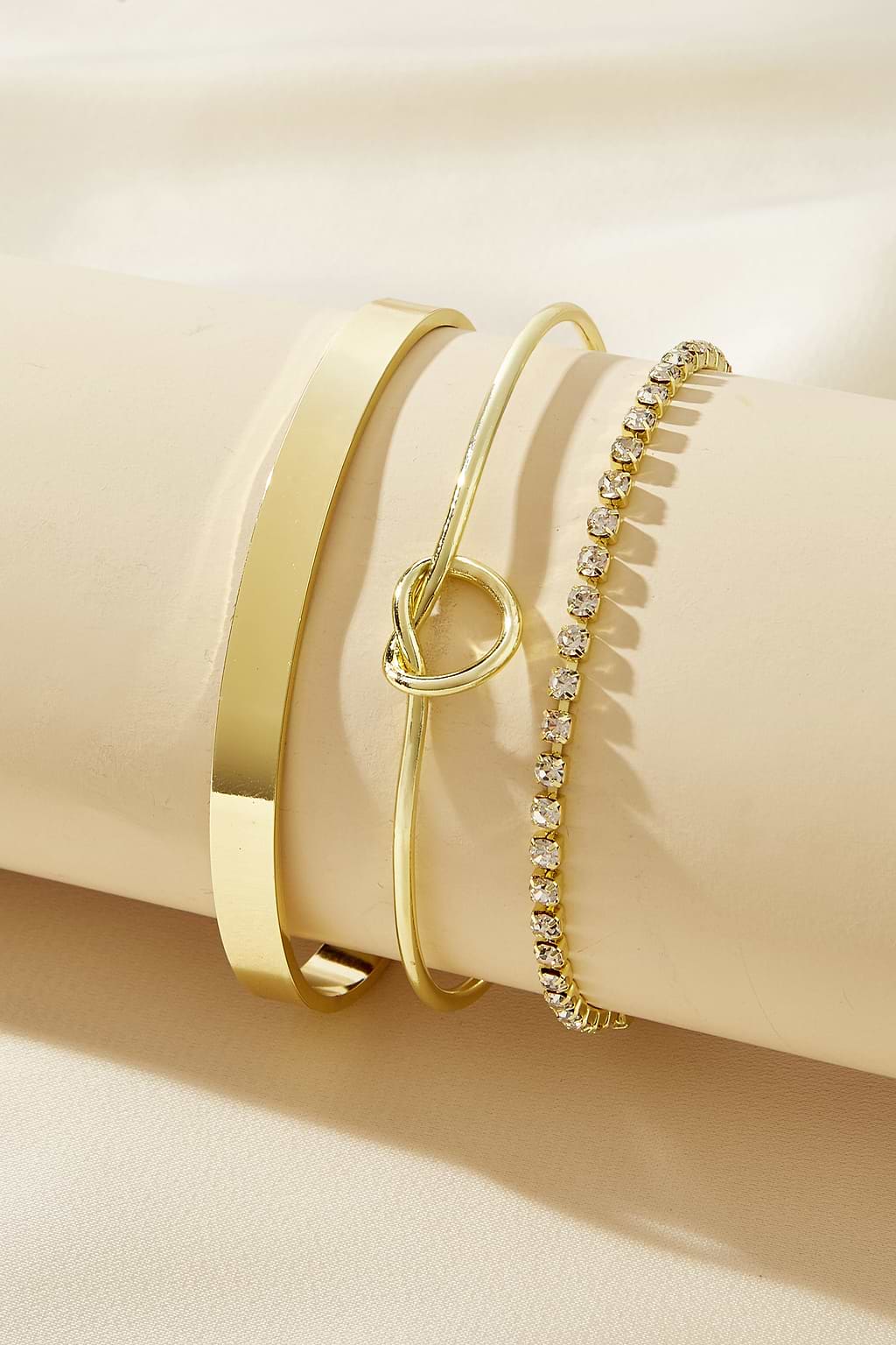Goldfarbenes Armband-Set mit Strass-Akzenten